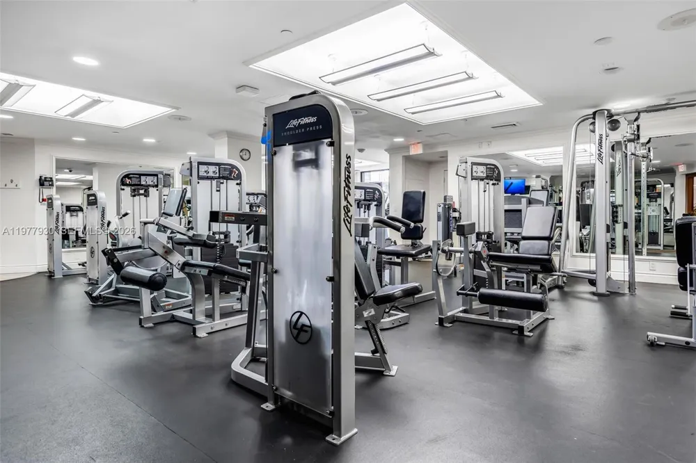 1121 Crandon Blvd #E1203 Key Biscayne, FL 33149