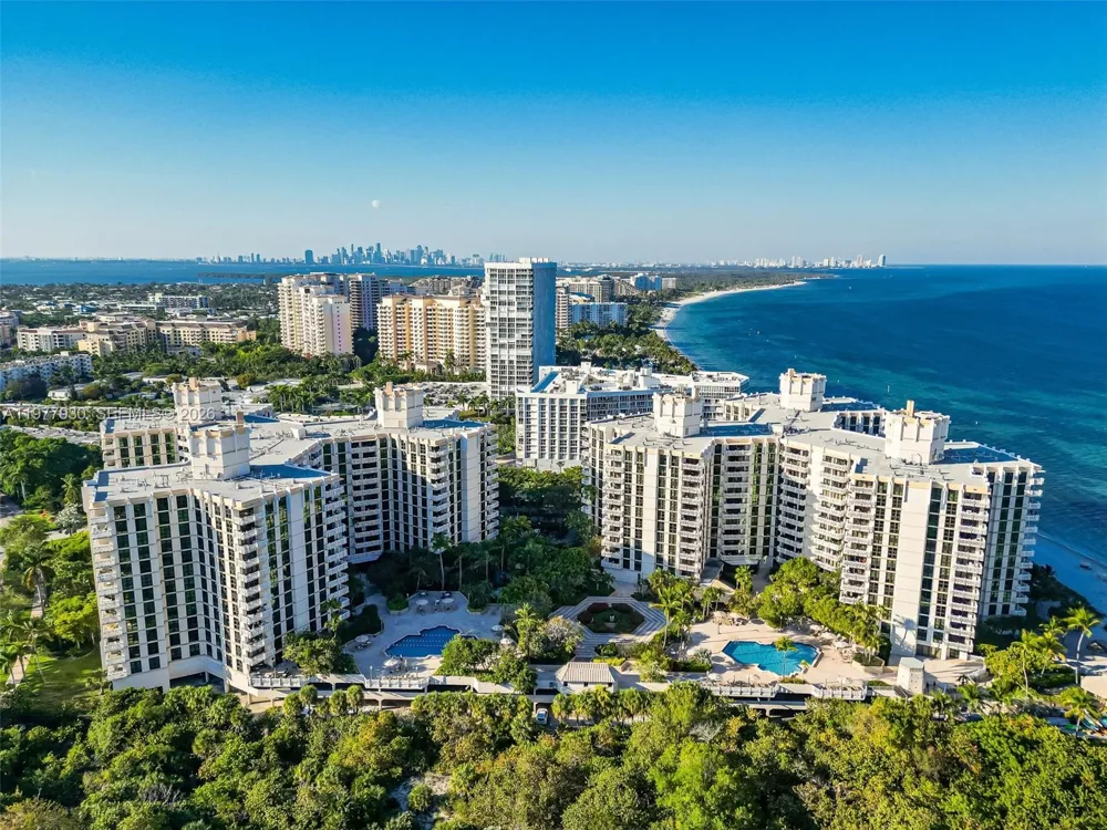 1121 Crandon Blvd #E1203 Key Biscayne, FL 33149