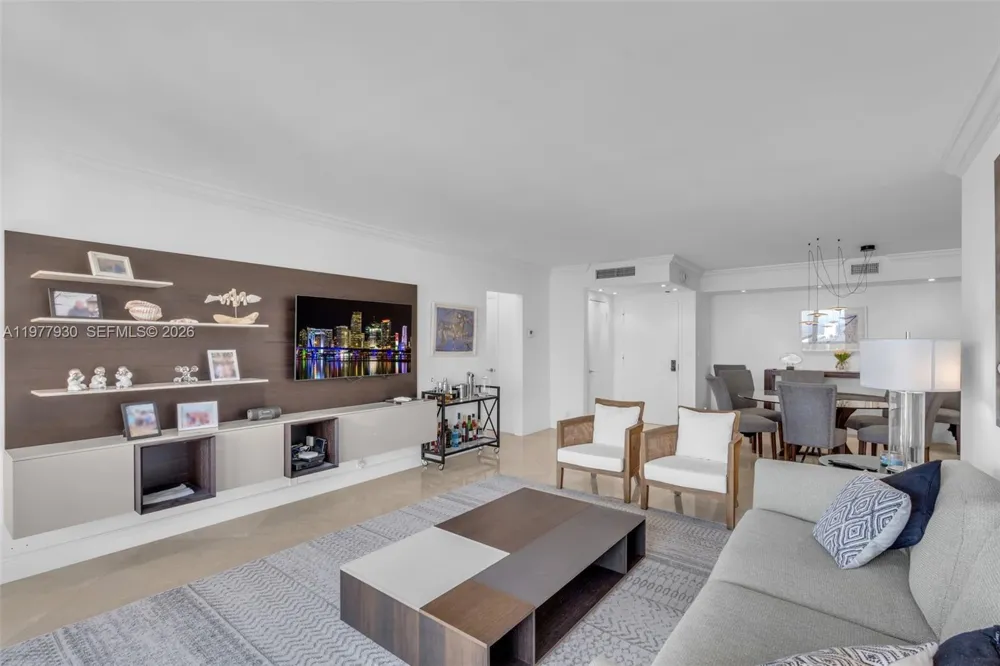 1121 Crandon Blvd #E1203 Key Biscayne, FL 33149