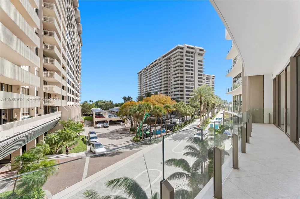 5 Grove Isle Dr #S303 Coconut Grove, FL 33133