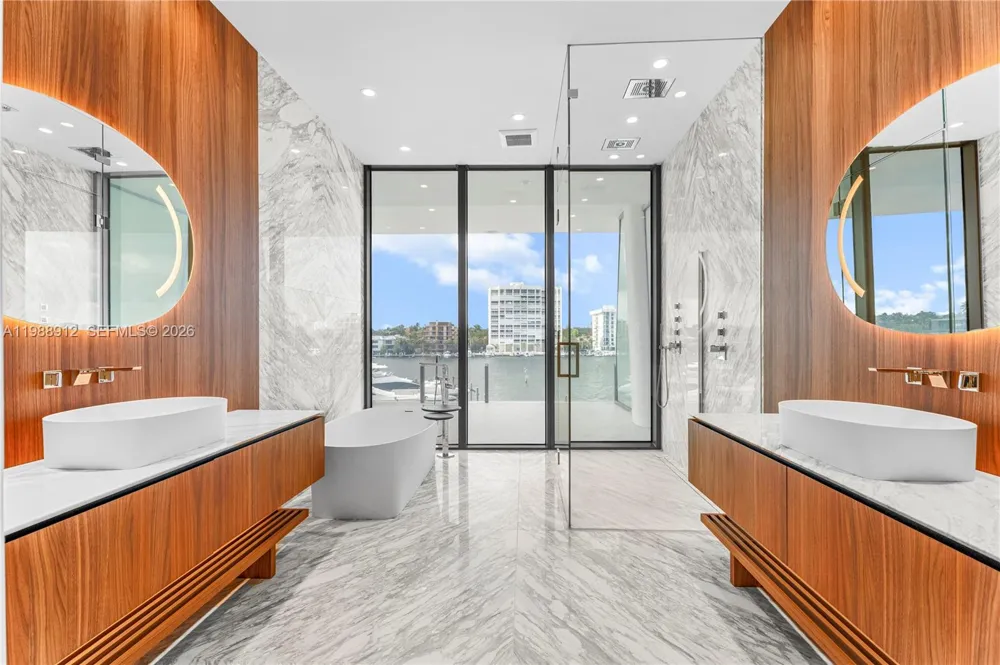 5 Grove Isle Dr #S303 Coconut Grove, FL 33133