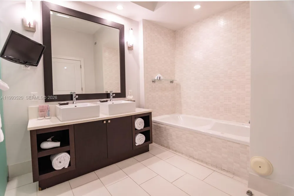 5300 NW 87th Ave #1107 Doral, FL 33178