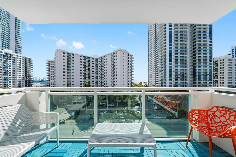 3000 S Ocean Dr #606 Hollywood, FL 33019