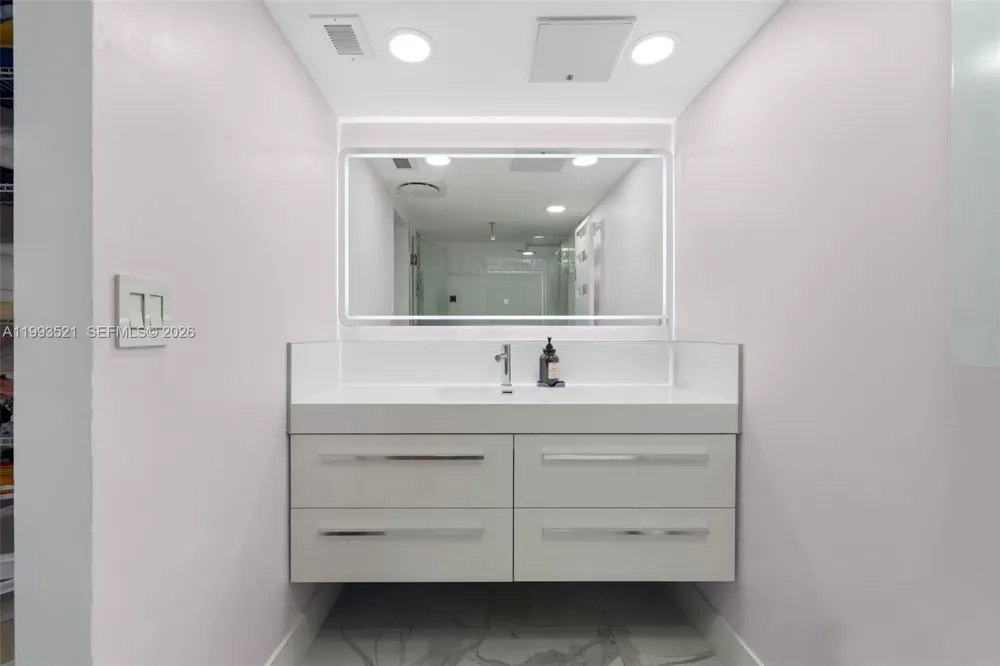 3000 S Ocean Dr #606 Hollywood, FL 33019