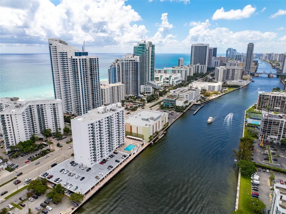 3000 S Ocean Dr #606 Hollywood, FL 33019