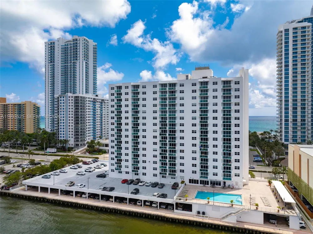3000 S Ocean Dr #606 Hollywood, FL 33019