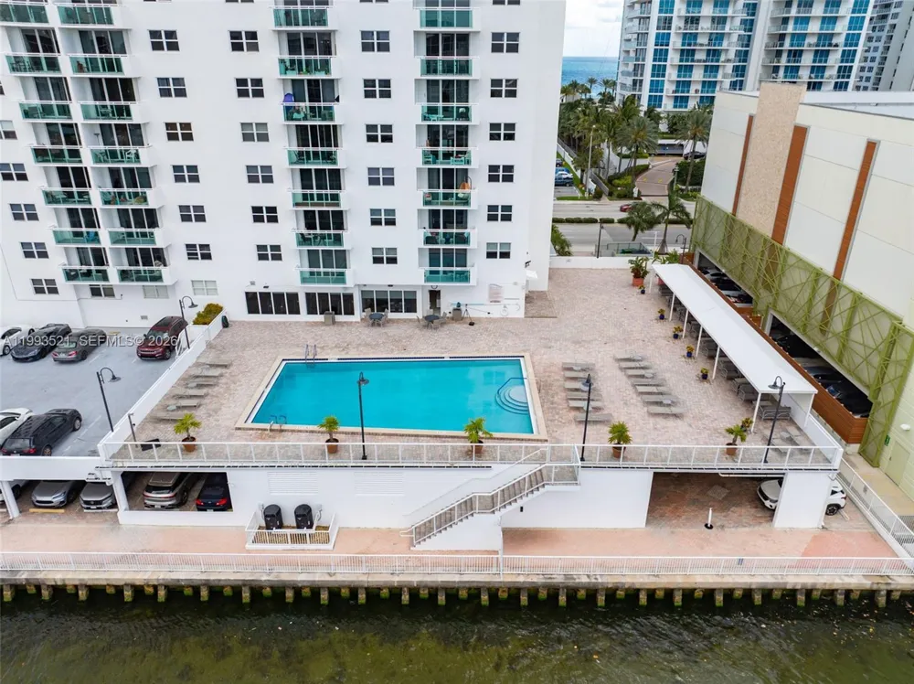 3000 S Ocean Dr #606 Hollywood, FL 33019