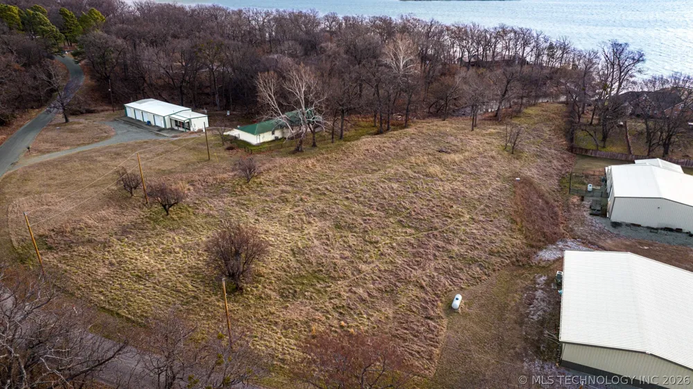 222 4395 ROAD Pryor, OK 74361