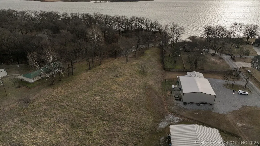 222 4395 ROAD Pryor, OK 74361