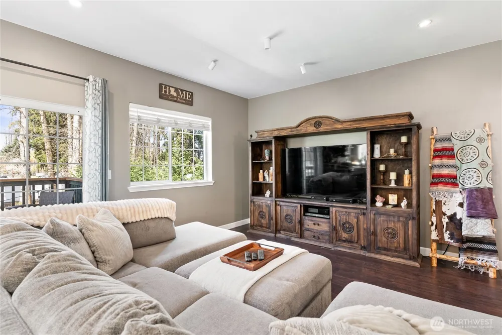 35616 94th Avenue S Roy, WA 98558