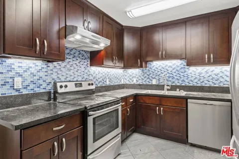1033 6TH STREET #202