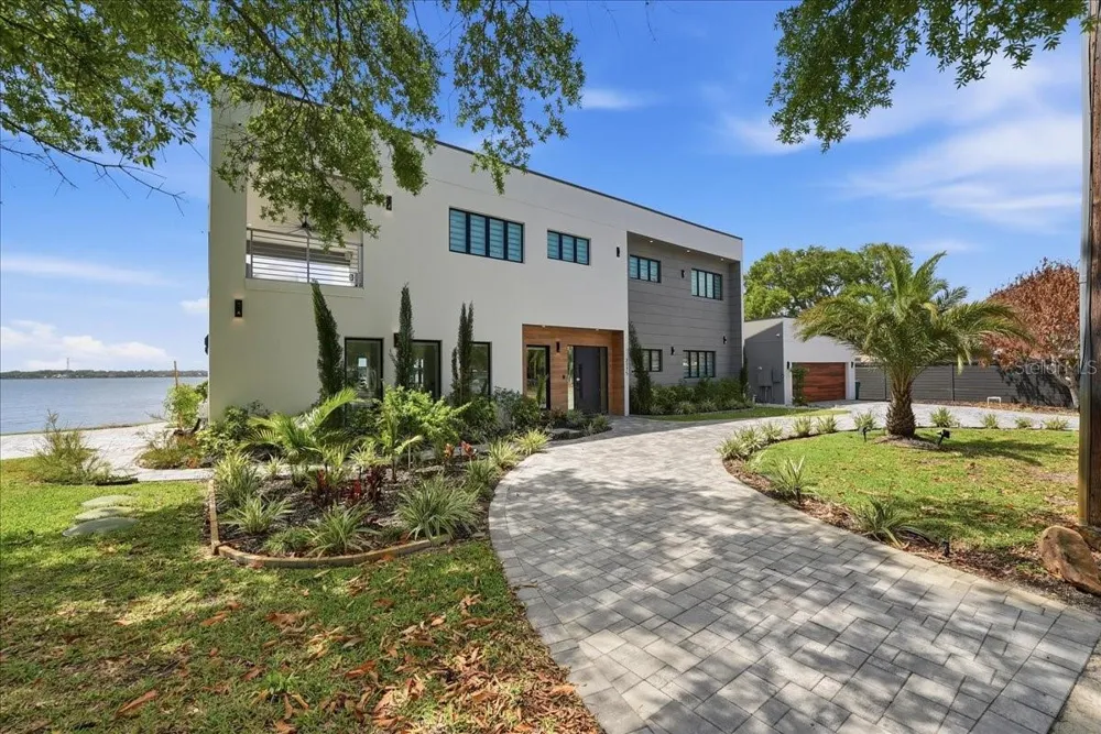 2175 S TROPICAL TRAIL Merritt Island, FL 32952