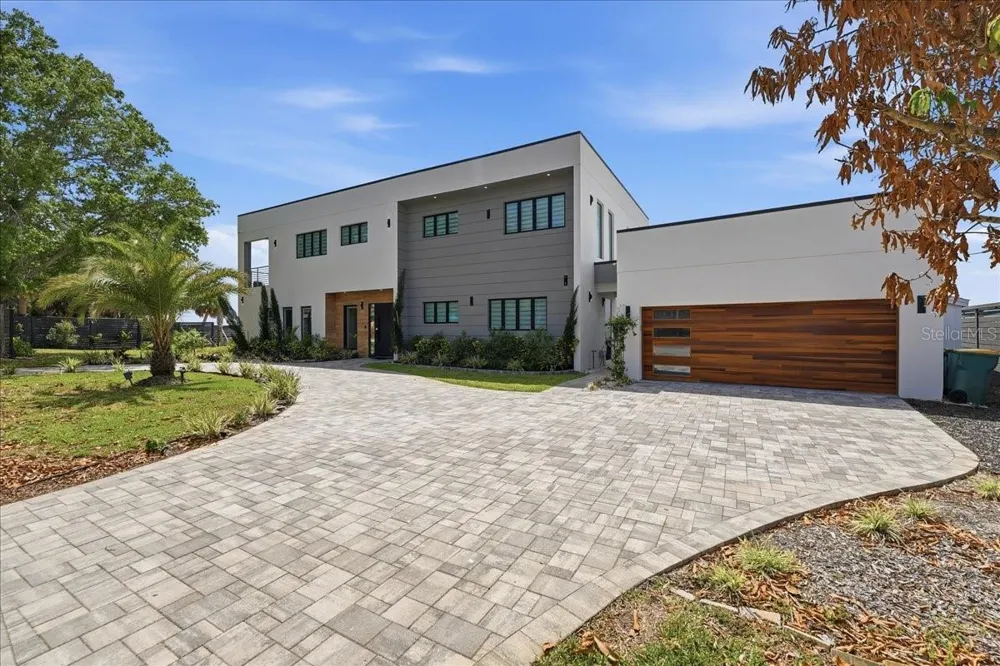 2175 S TROPICAL TRAIL Merritt Island, FL 32952