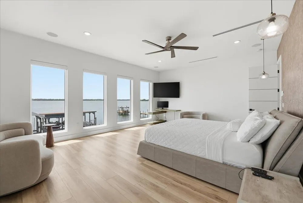 2175 S TROPICAL TRAIL Merritt Island, FL 32952
