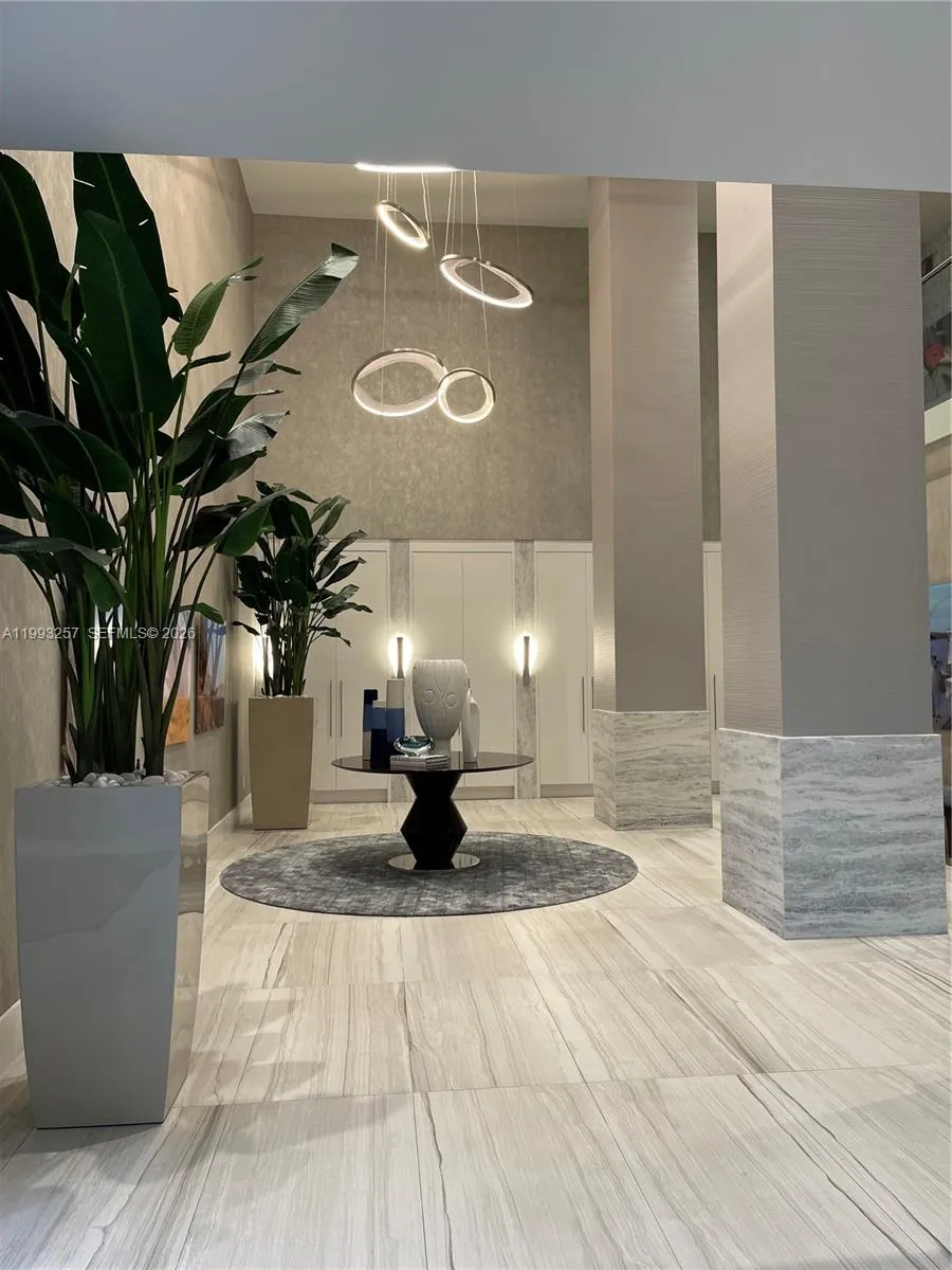 2301 S Ocean Dr #607 Hollywood, FL 33019