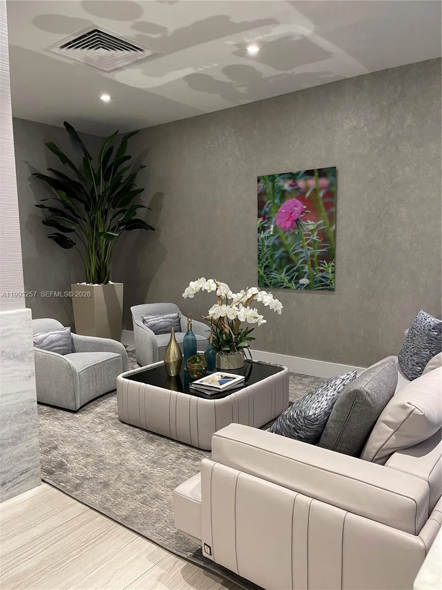 2301 S Ocean Dr #607 Hollywood, FL 33019