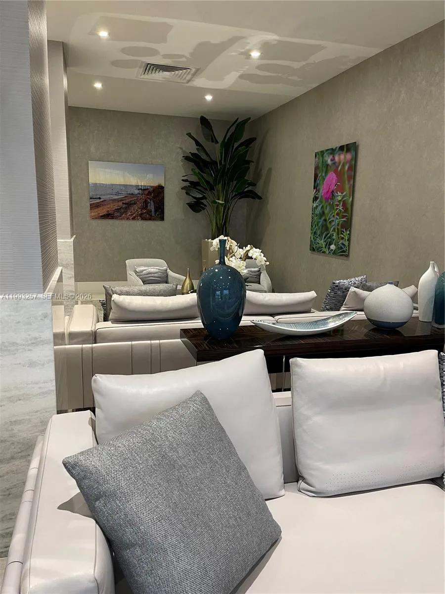 2301 S Ocean Dr #607 Hollywood, FL 33019