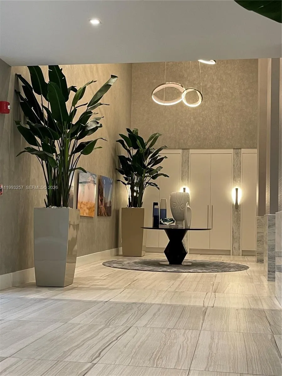 2301 S Ocean Dr #607 Hollywood, FL 33019