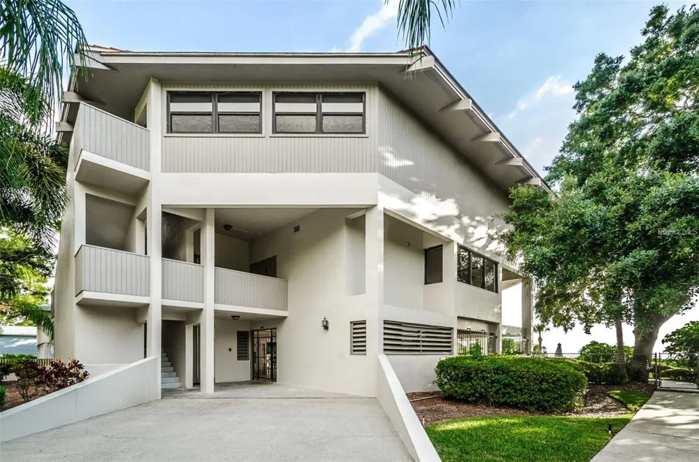 300 S FLORIDA AVENUE #200J Tarpon Springs, FL 34689