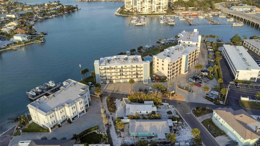 148 98TH AVENUE Treasure Island, FL 33706