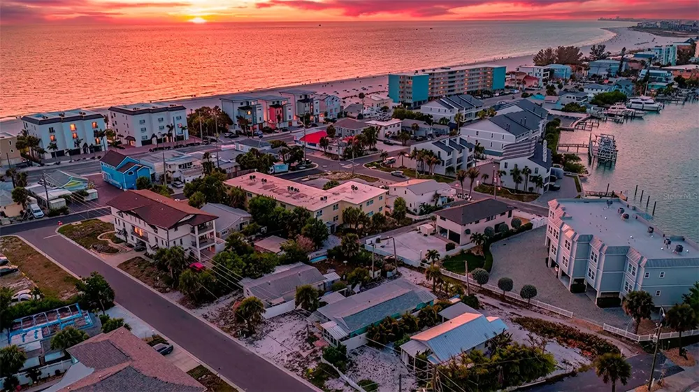 148 98TH AVENUE Treasure Island, FL 33706