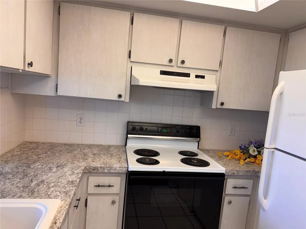 1250 S PINELLAS AVENUE #804 Tarpon Springs, FL 34689
