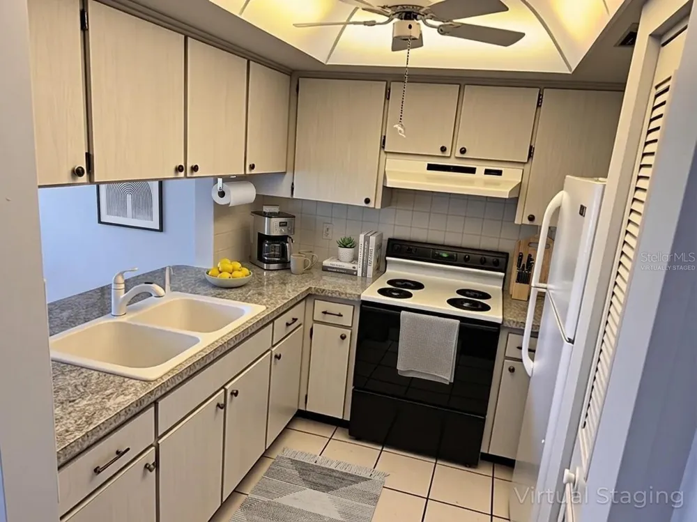 1250 S PINELLAS AVENUE #804 Tarpon Springs, FL 34689