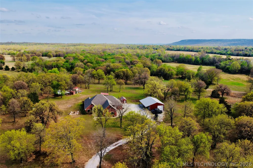 12619 E 233 ROAD S Webbers Falls, OK 74470