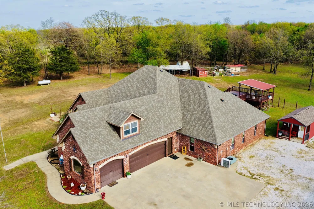 12619 E 233 ROAD S Webbers Falls, OK 74470