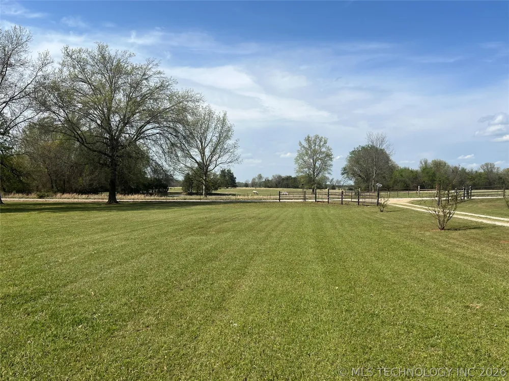 12619 E 233 ROAD S Webbers Falls, OK 74470