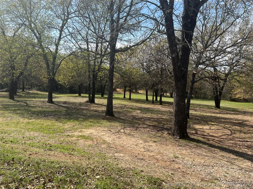 12619 E 233 ROAD S Webbers Falls, OK 74470