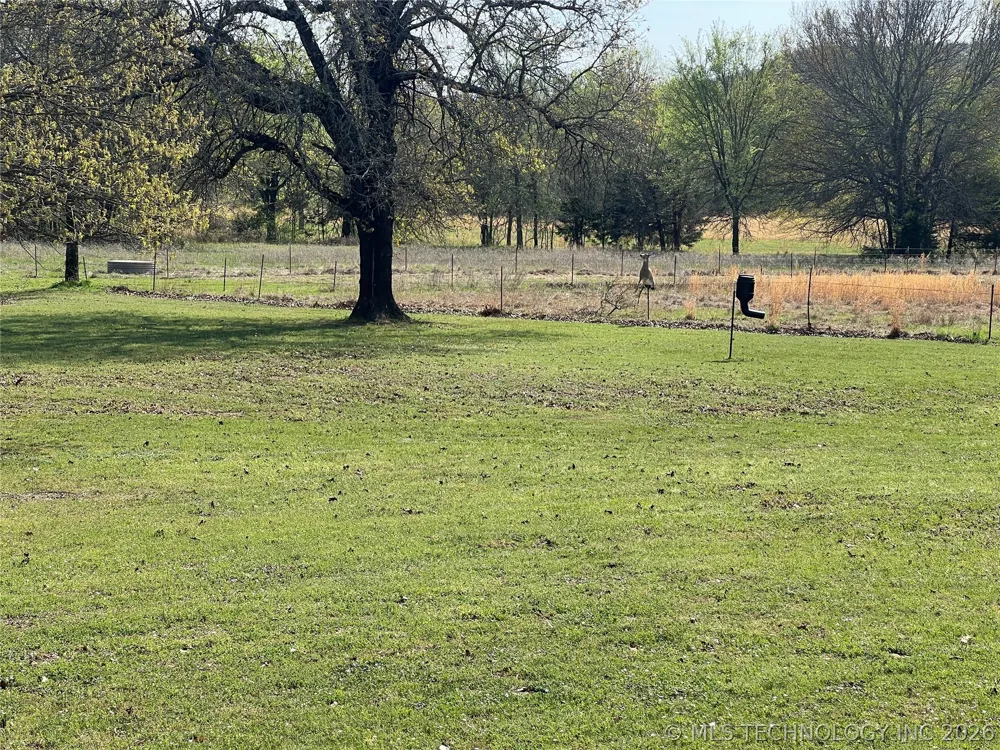 12619 E 233 ROAD S Webbers Falls, OK 74470