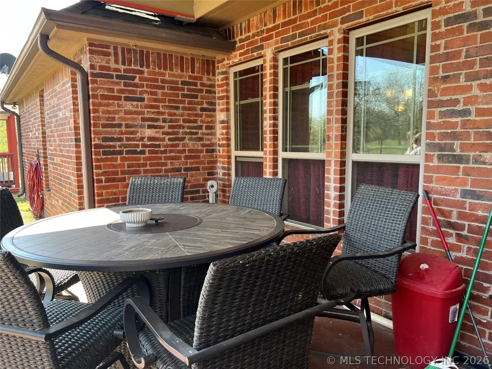 12619 E 233 ROAD S Webbers Falls, OK 74470