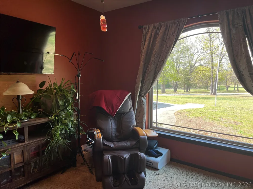 12619 E 233 ROAD S Webbers Falls, OK 74470
