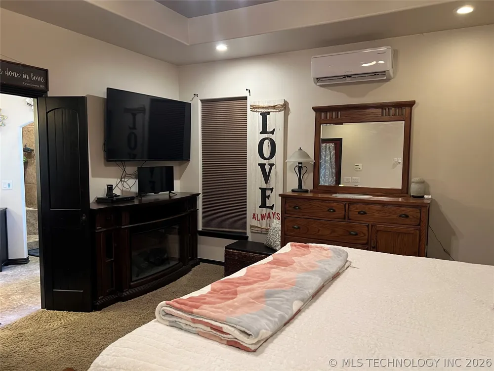 12619 E 233 ROAD S Webbers Falls, OK 74470