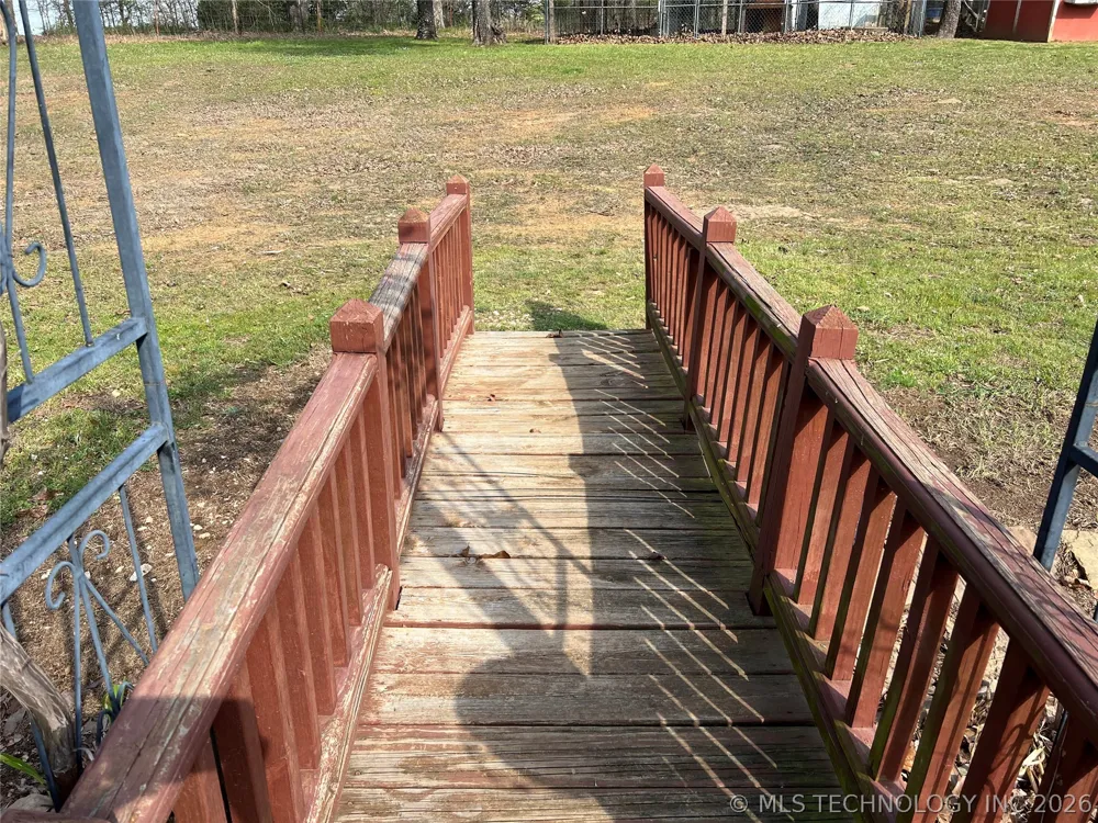 12619 E 233 ROAD S Webbers Falls, OK 74470