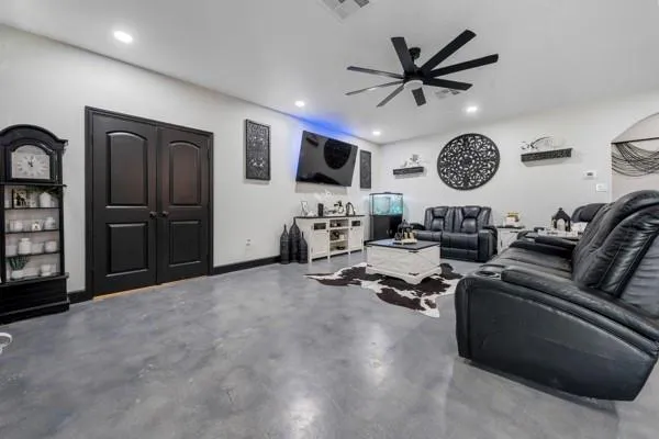 43 O'baya Bedias, TX 77831