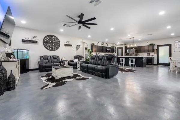 43 O'baya Bedias, TX 77831
