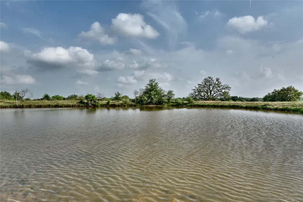 87 Fm 141 Giddings, TX 78942