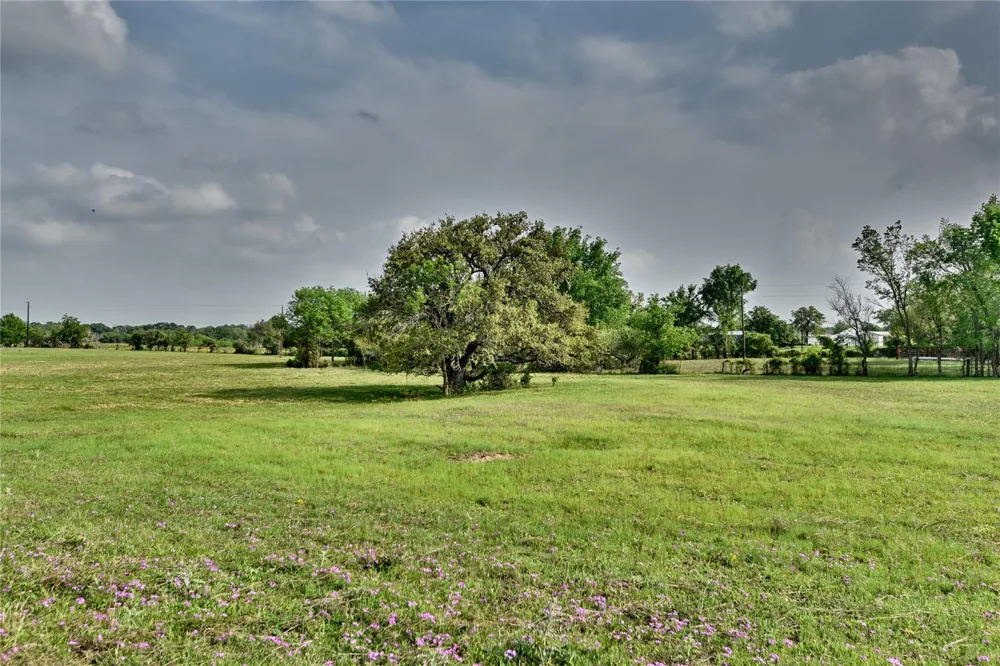87 Fm 141 Giddings, TX 78942
