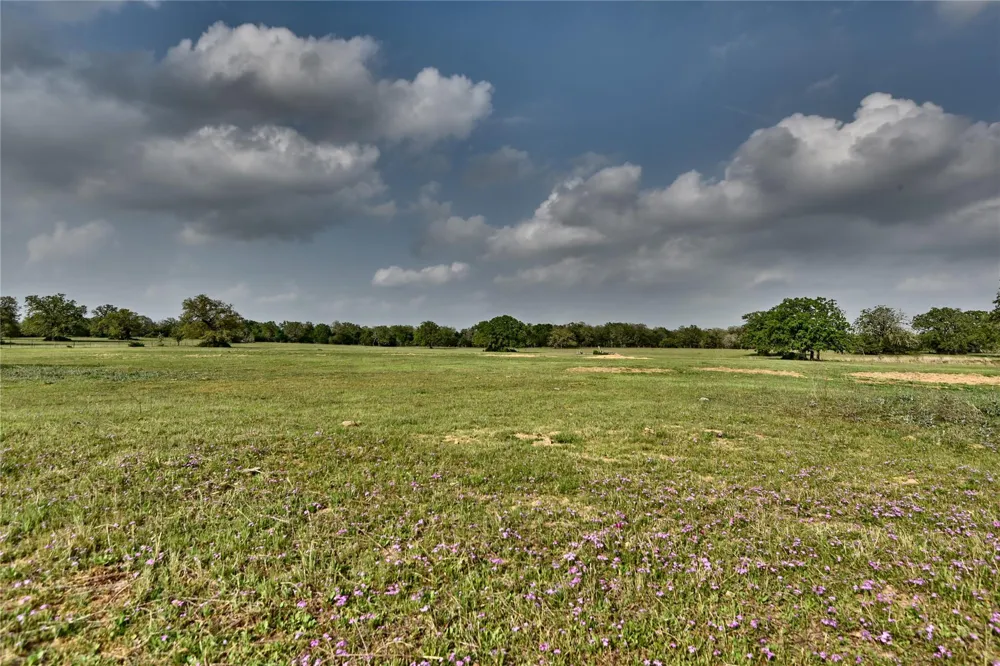 87 Fm 141 Giddings, TX 78942