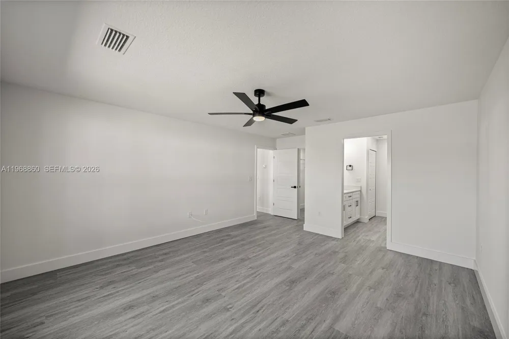 9989 SW 42nd Ave ocala, FL 34476