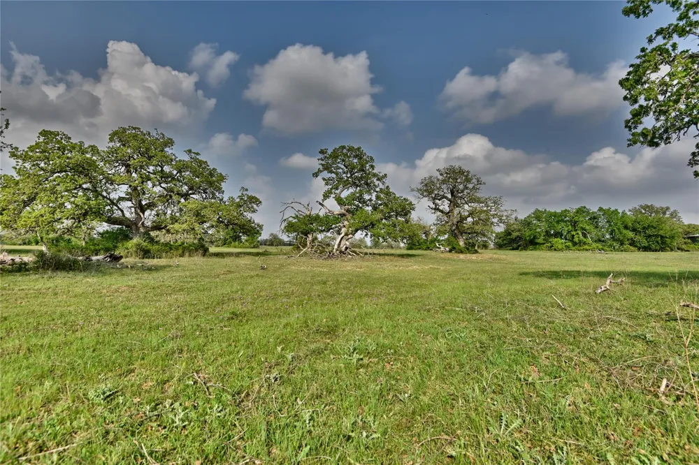 47 Fm 141 Giddings, TX 78942