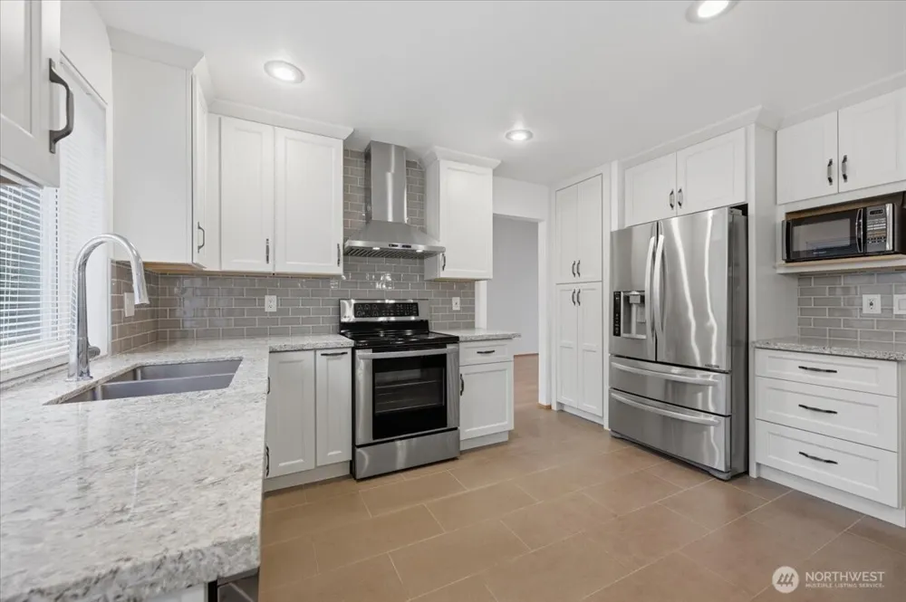 27213 32nd Place S Auburn, WA 98001