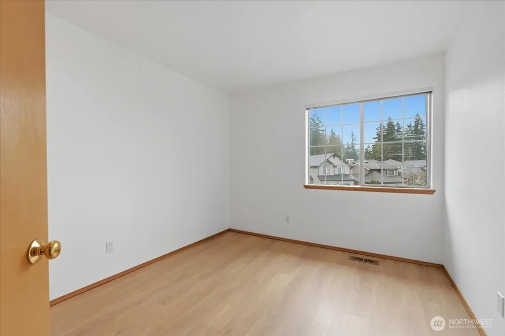 27213 32nd Place S Auburn, WA 98001