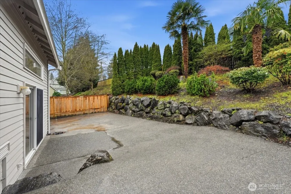 27213 32nd Place S Auburn, WA 98001