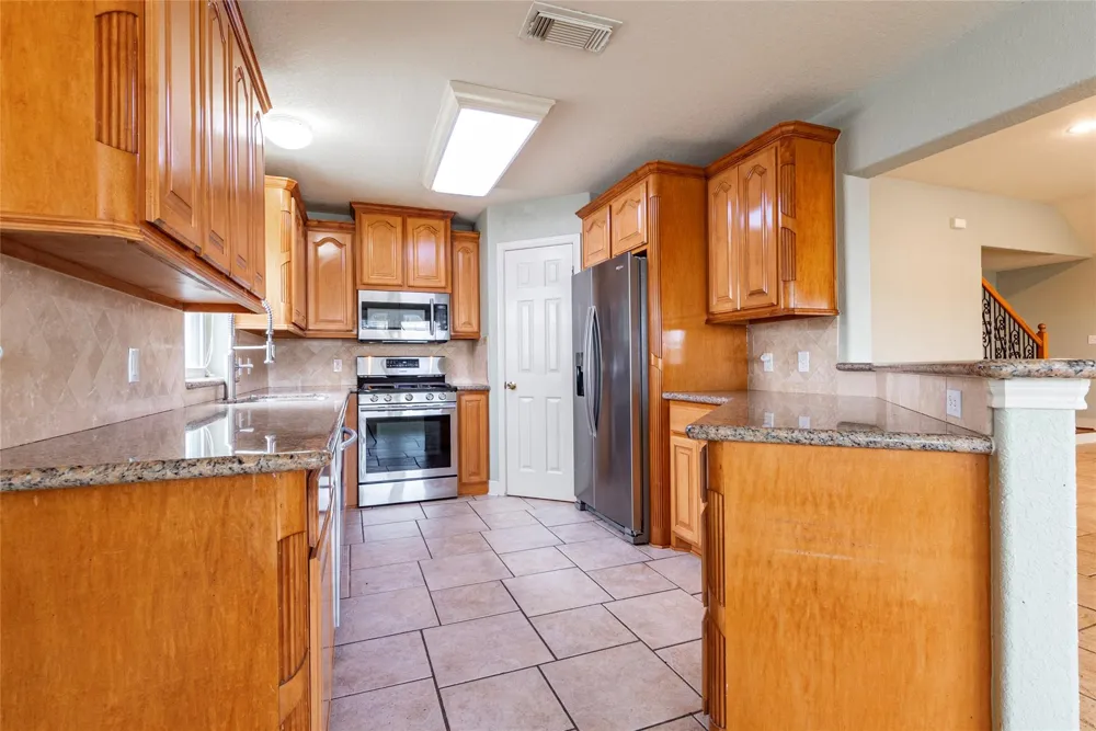 70 Tarpon Street Bayou Vista, TX 77563