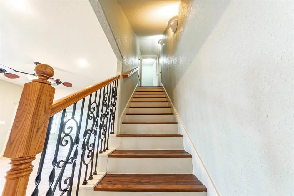 70 Tarpon Street Bayou Vista, TX 77563