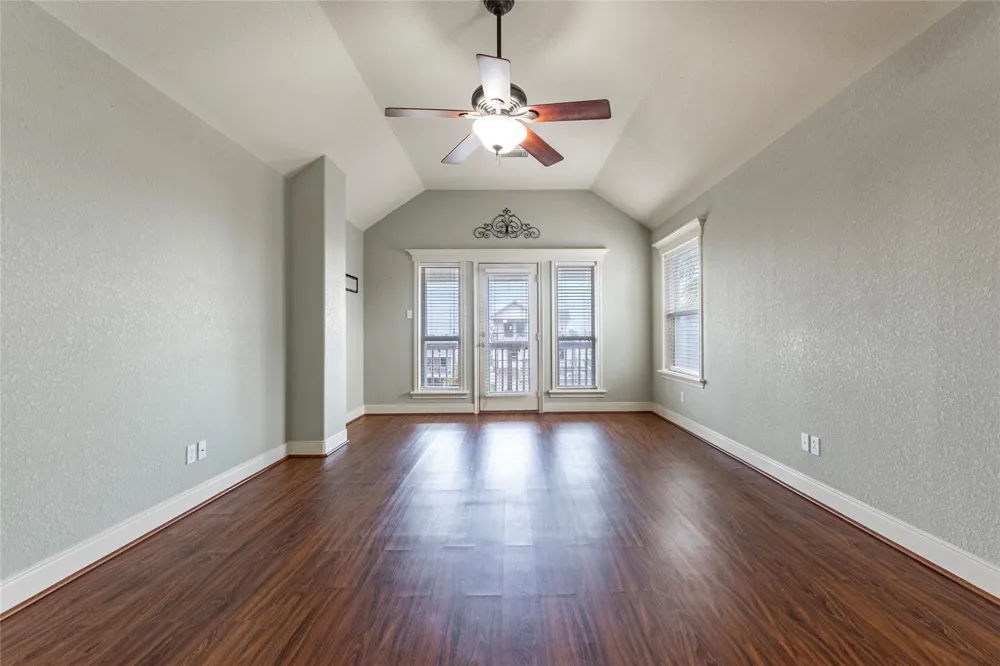70 Tarpon Street Bayou Vista, TX 77563
