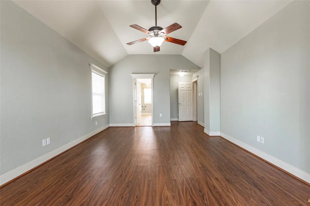 70 Tarpon Street Bayou Vista, TX 77563